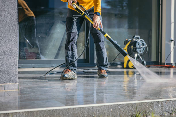 Best Pool Deck Cleaning  in Fountainebleau, FL